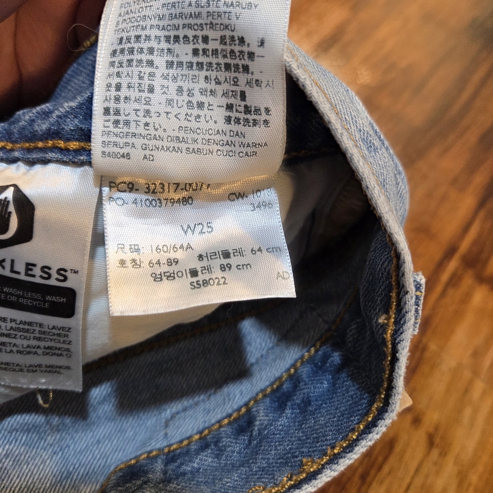 Levi's 501 Light Blue Frayed Jean Shorts Size Large Vintage Vibes Boho Summer - Picture 5 of 8